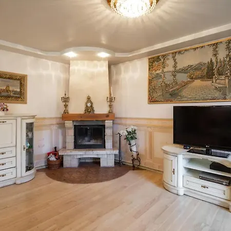 In A Private House 5 Min From Airport Kwatera prywatna *