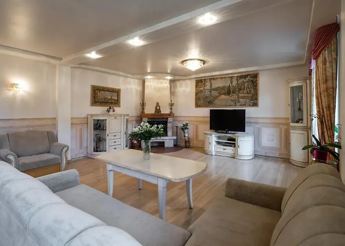 Privatunterkunft In A Private House 5 Min From Airport *