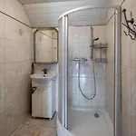 In A Private House 5 Min From Airport Privat bolig